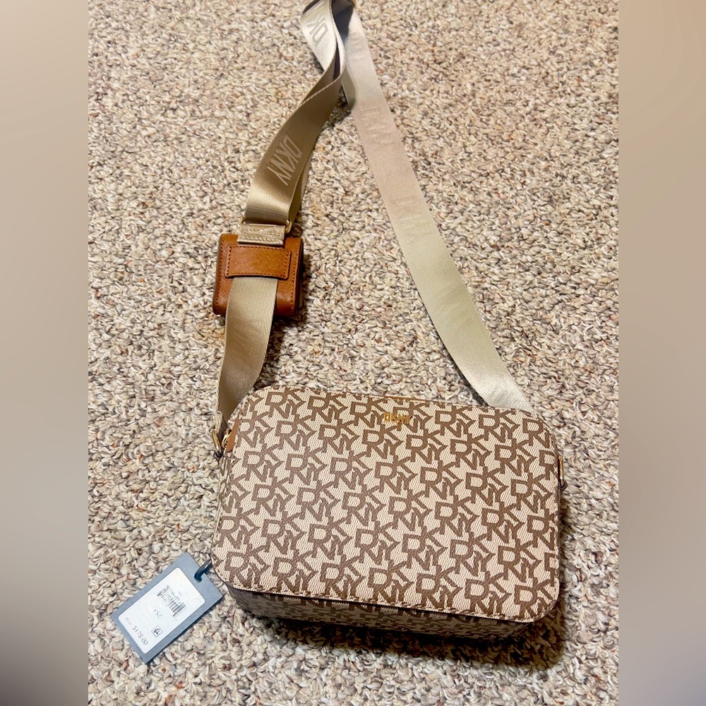 DKNY CROSSBODY BAG